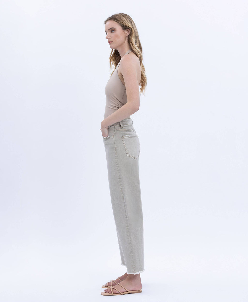 SUPER HIGH RISE FRAYED HEM WIDE BARREL LEG